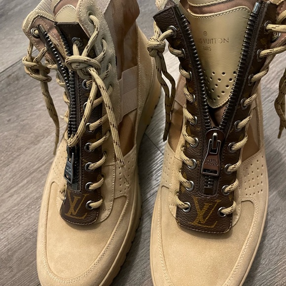 Louis Vuitton boot - Picture 4 of 10